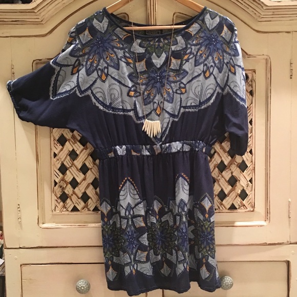 Angie top - Picture 1 of 4